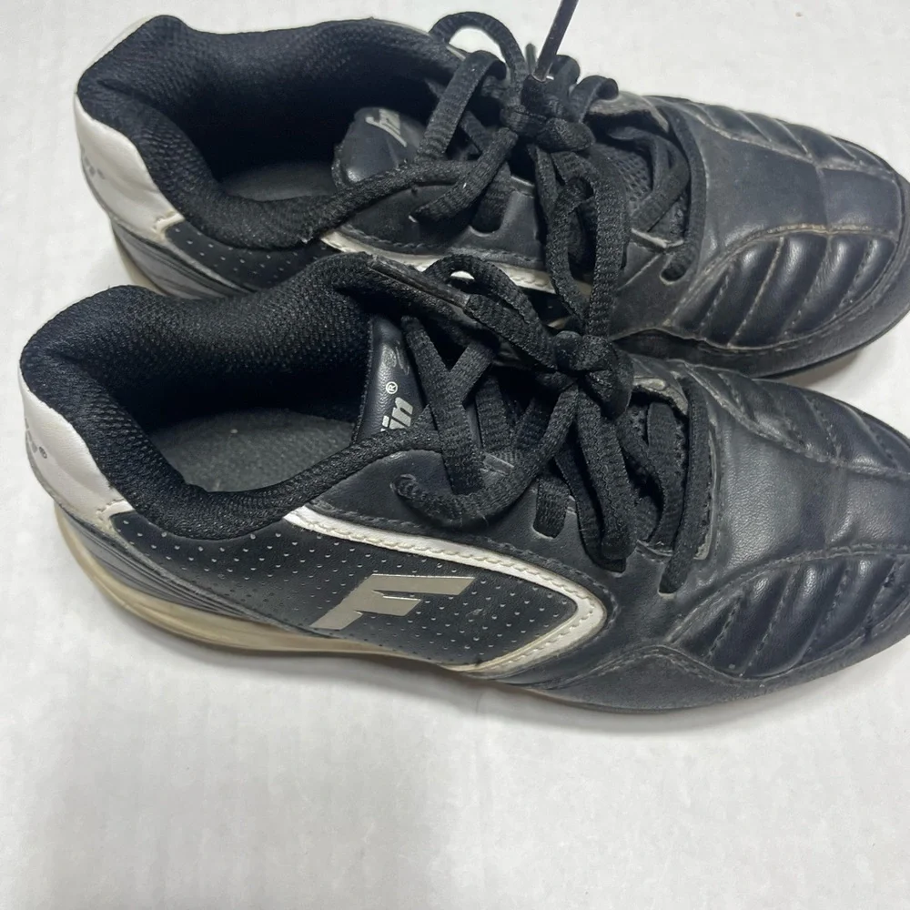 Franklin Kids Black and White baseball‎ cleats size 13 youth